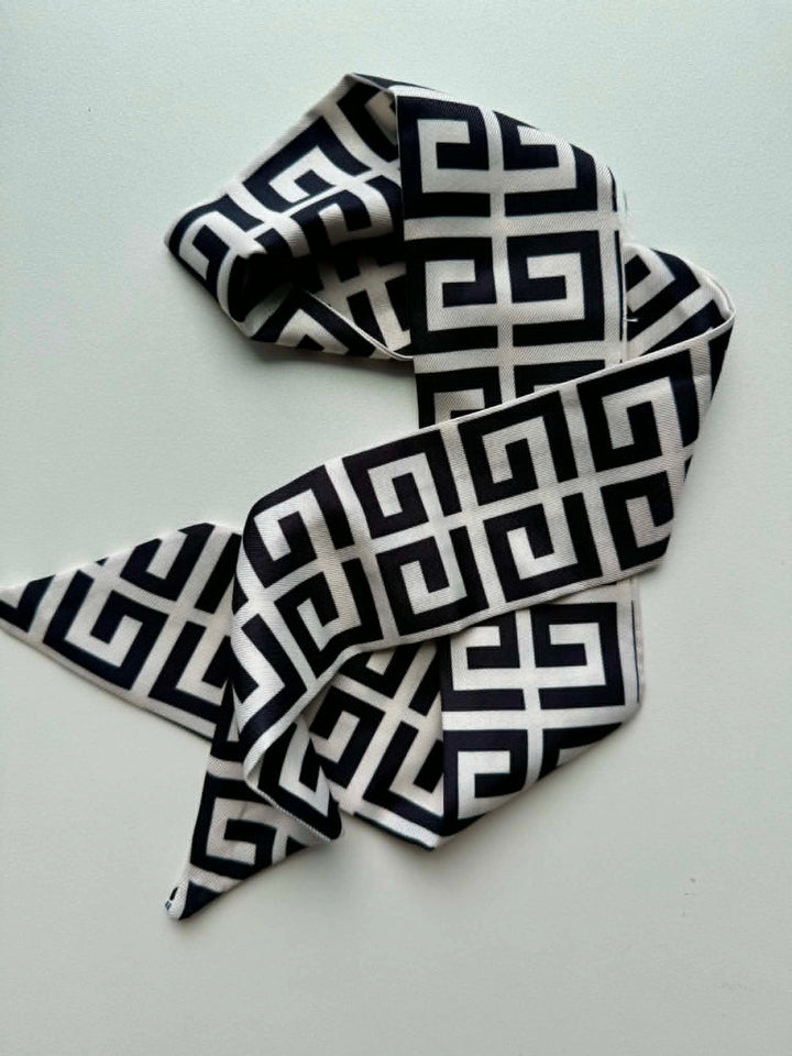 The Finishing Touch Scarf