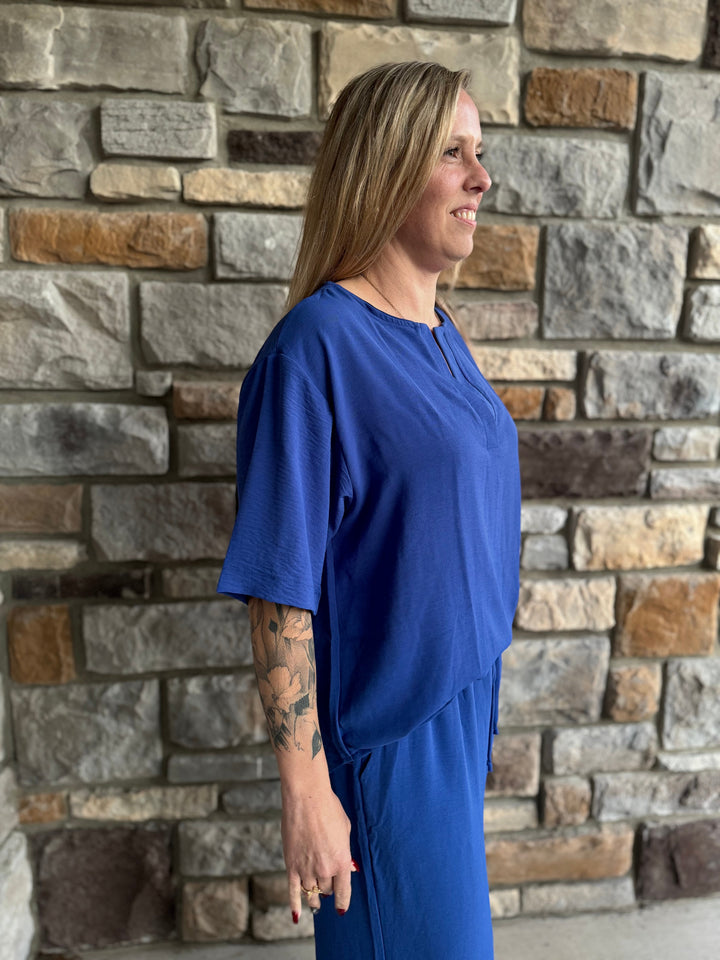 FLOWY ROYAL BLUE TOP