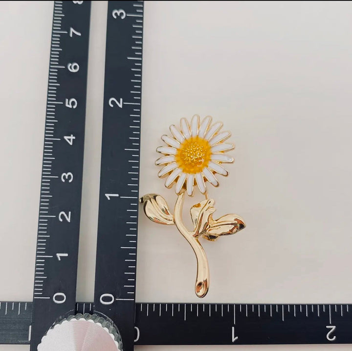 Daisy Brooch