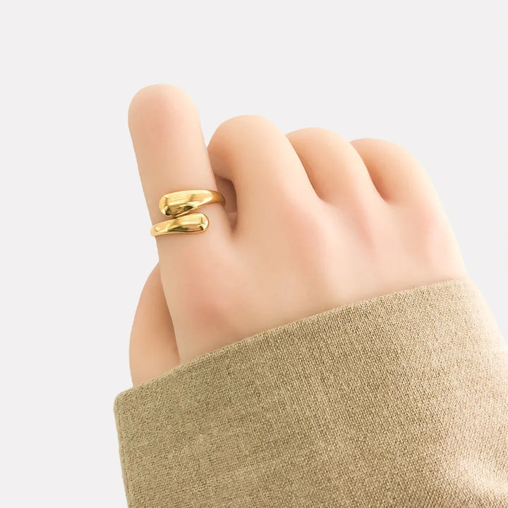 Overlapping Ring