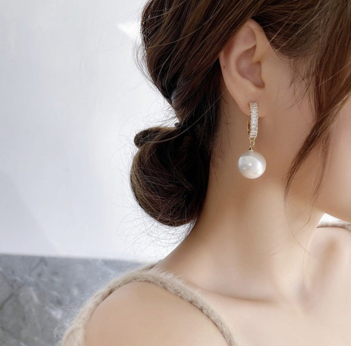 Note Worthy Pearl Earring